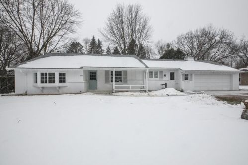 2257 Dunwood Rd, Milwaukee, WI 53209-1864