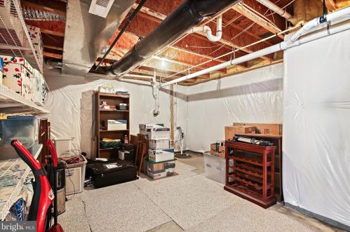 9450 Raith Ct, Bristow VA  20136-3505 exterior