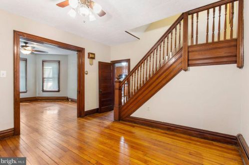 28 Middle St, Hanover PA 17331-2031 exterior