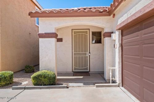 942 Cantebria Dr, Gilbert, AZ 85233-7505