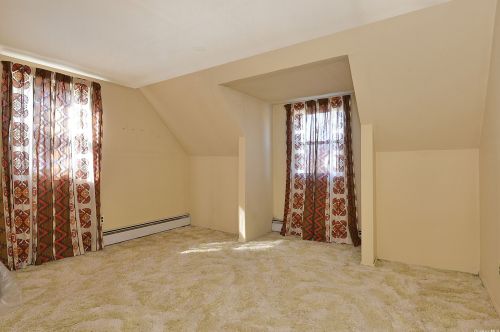 88 27th St, Copiague NY  11726-2622 exterior