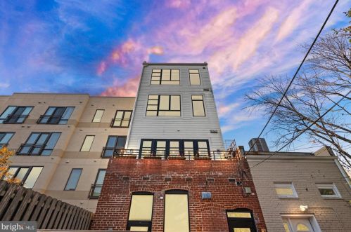 732 15th St, Washington DC 20003-3019 exterior