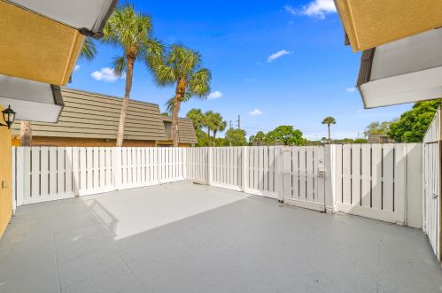 3903 39th Way, West Palm Beach, FL 33407-6801