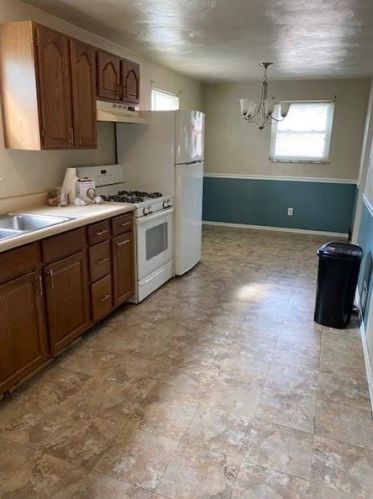 145 Lois Dr, Verona PA  15147-2947 exterior