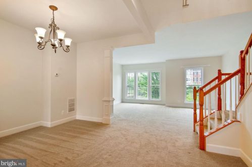 14631 Weeburn Way, Woodbridge VA  22191-4043 exterior