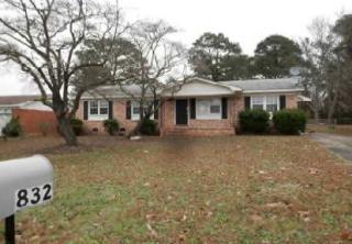 832 Bedrock Dr, Fayetteville NC  28303-2506 exterior