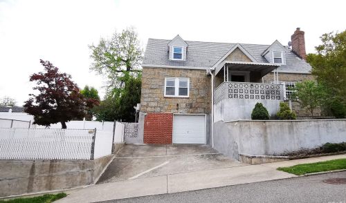 86-08 218th St, Jamaica, NY 11427-1130