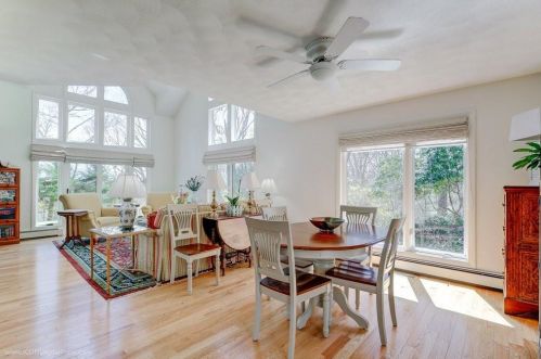 306 Walmsley Ln, South Kingstown RI  02874-3618 exterior