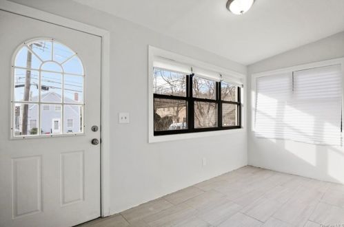 177 Warren Ave, White Plains, NY 10603-2610