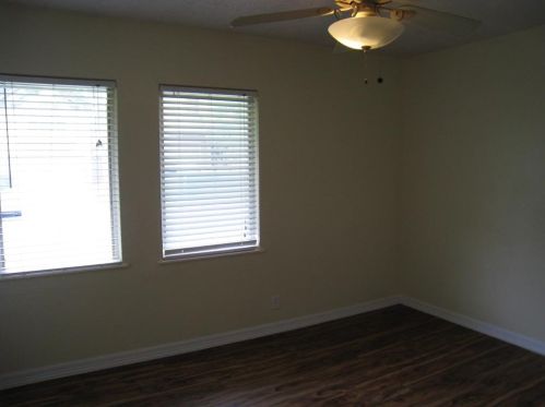 4337 Effie St, Bellaire, TX 77401-5614