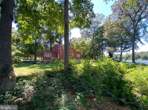 213 Shore Dr, Dover DE  19901-5740 exterior