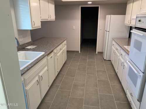 10636 Roundelay Cir, Sun City AZ  85351-2109 exterior