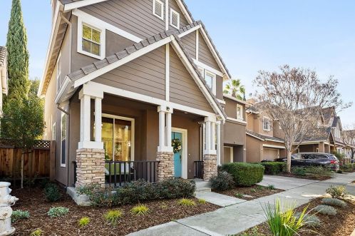 113 Estrada Dr, Mountain View CA  94043-5266 exterior