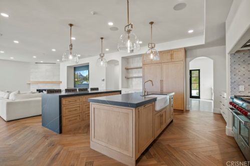 25682 Oak Meadow Dr, Santa Clarita CA  91381-0762 exterior