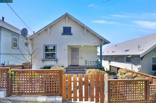 1323 27th St, Oakland, CA 94606-3205