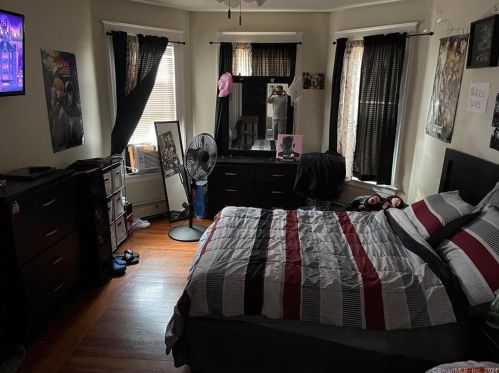 65 Roberts St, New Britain CT  06051-3415 exterior