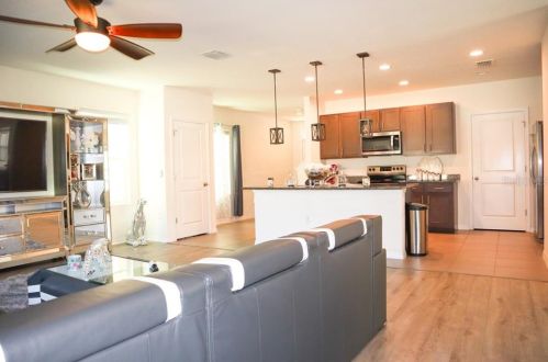 8131 59th Way, Pinellas Park FL  33781-1404 exterior