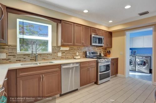 6812 10th Ct, Hollywood, FL 33023-1614