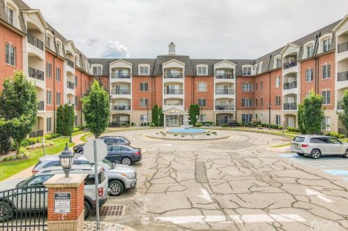 307 Regency Pl, Woodbridge NJ  07095-1032 exterior