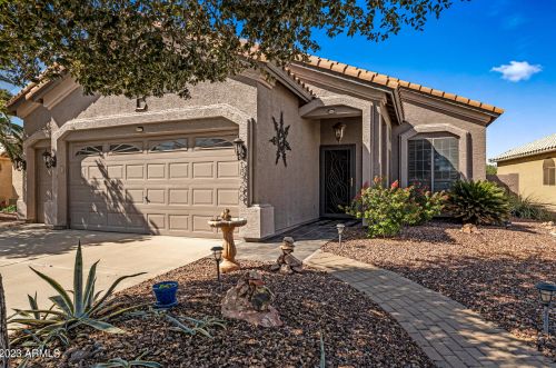 18366 Coyote Lakes Pkwy, Sun City, AZ 85378-2611