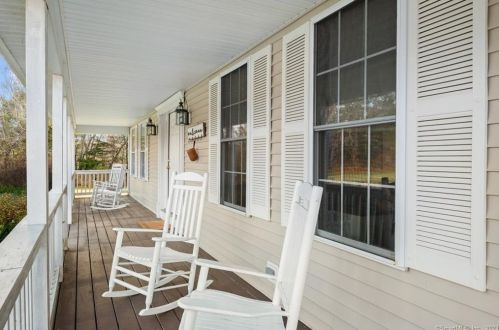 69 Middle Rd, Norwich, CT 06365-8208
