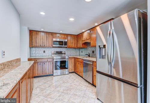 114 Golf Club Dr, Langhorne, PA 19047-2161