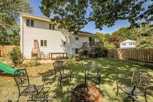 124 Statesir Pl, Tinton Falls NJ  07701-6143 exterior