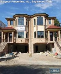 2041 Marguerite St, West Fort Lee NJ  07024-2913 exterior