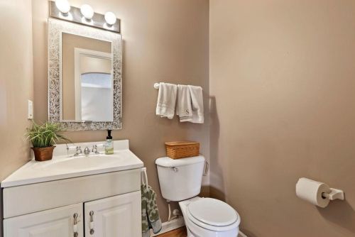 438 Wagon Ave, Pataskala OH  43062-8060 exterior