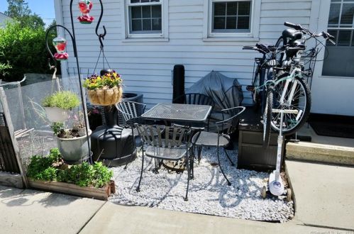 365 Sylvan Knl Rd, Stamford CT  06902-5348 exterior