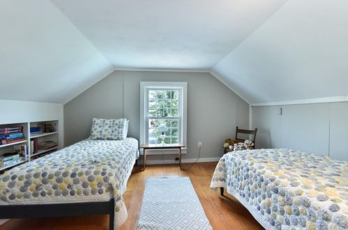 1463 Frenchtown Rd, Warwick RI  02818-1310 exterior