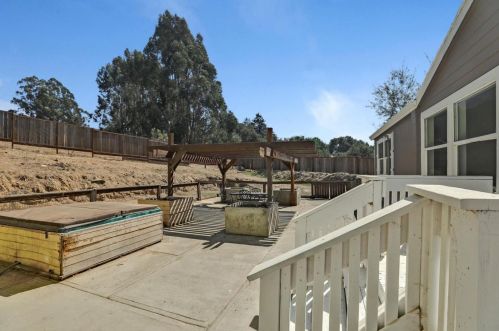 17510 Quail Hill Ln, Aromas CA  95004-9115 exterior