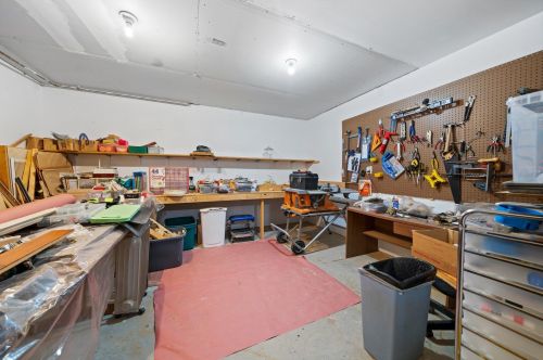 12 Ginger Dr, Goffstown NH  03045-2939 exterior