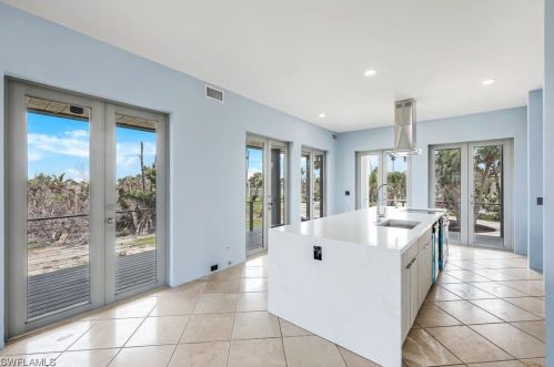 4150 Dingman Dr, Sanibel FL 33957-5107 exterior