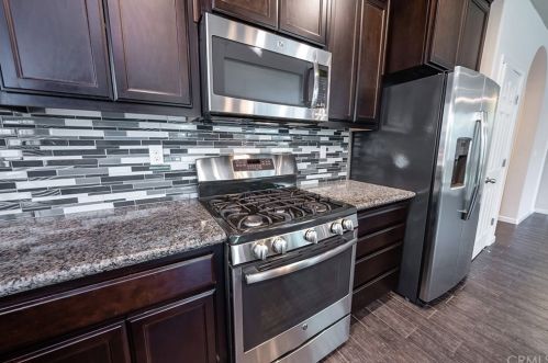 3053 Stanley Ave, Fresno CA  93737-9284 exterior