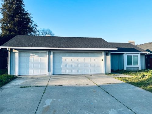 5141 Almsbury Dr, Salida, CA 95368-9274
