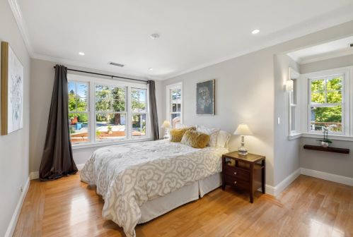 18 Ethel Ct, Redwood City CA  94061-2400 exterior