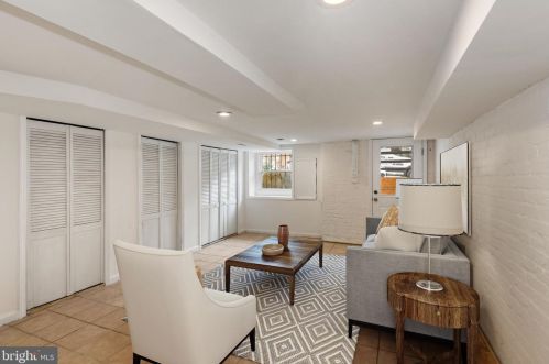 2296 Champlain St, Washington DC 20009 exterior