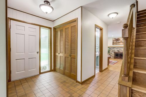 10901 Pebble Ln, Thiensville, WI 53092-5830