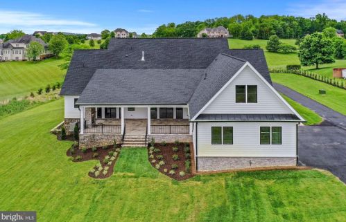 16067 Waterford Crk Cir, Hamilton VA  20158-3342 exterior