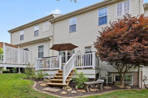 241 Maple Ridge Dr, Canonsburg, PA 15317-7301