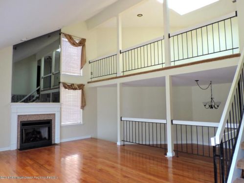 119 Cotswold Cir, Tinton Falls NJ 07712-2650 exterior