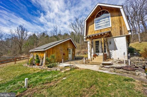 2695 Hemlock Dr, Palmerton PA  18071-9408 exterior