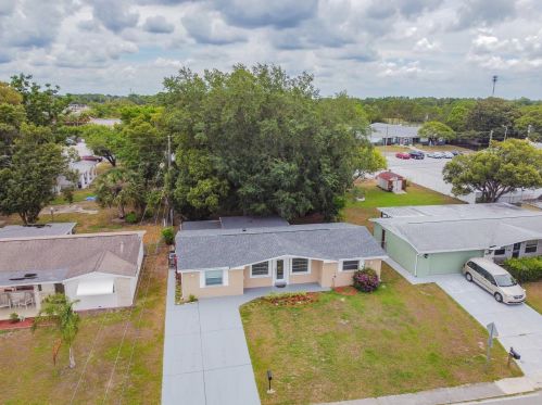 3914 Pensdale Dr, New Port Richey, FL 34652-6172