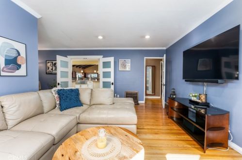2105 65th St, Long Beach CA  90805-2615 exterior
