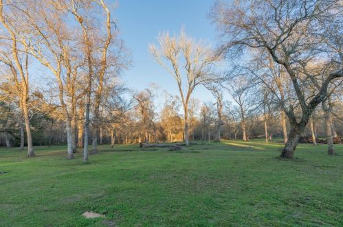 6611 Wolf Run Dr, Dinsmore, TX 77488-9074