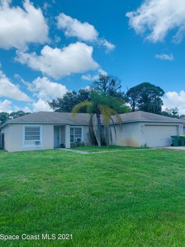 6960 Briggs Ave, Cocoa, FL 32927-3618