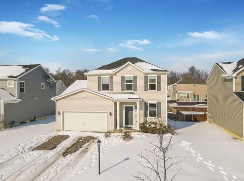 124 Halcyon Dr, Pataskala, OH 43062