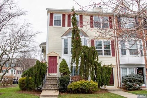 785 Sassafras Ct, Mahwah NJ  07430-3454 exterior