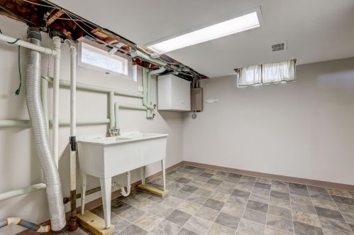 2919 85, Milwaukee WI 53222-4717 exterior